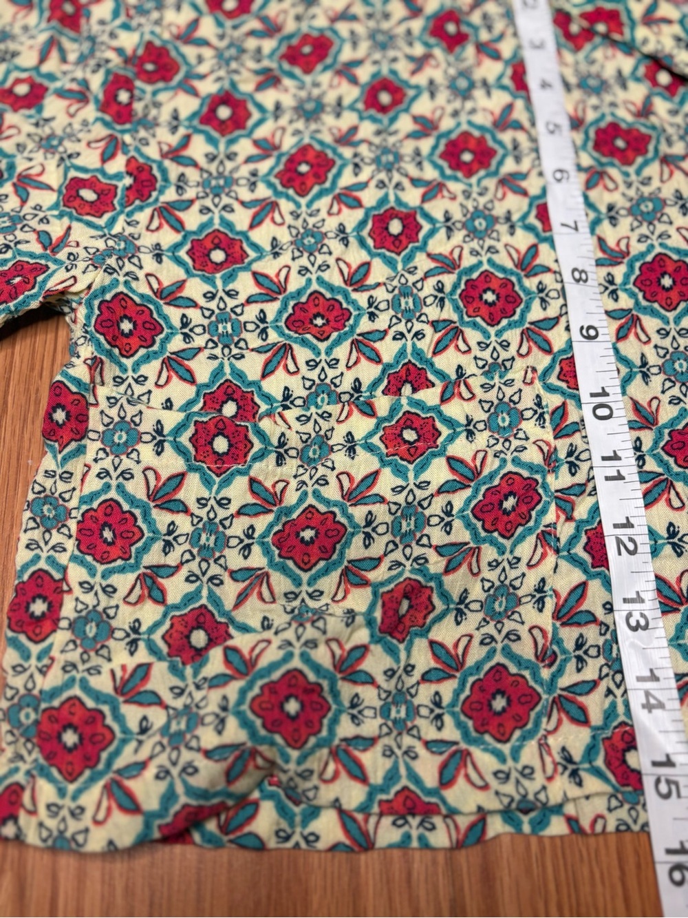 ZARA Short-Sleeve Floral Button-Up Shirt in Cream, Red & Teal - Picture 4 of 7